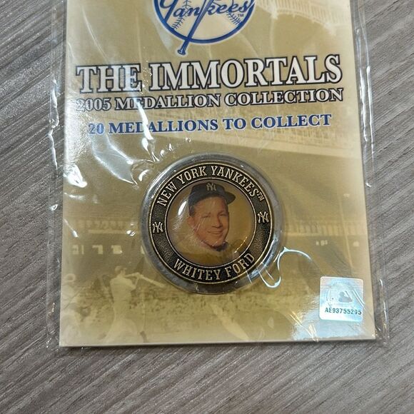 Whitey Ford #16 Immortals 2005 Medallion Collection New York Post Yankees Coin - Picture 3 of 6